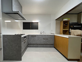 キッチンリフォーム お掃除手間なし＆明るい雰囲気のキッチン