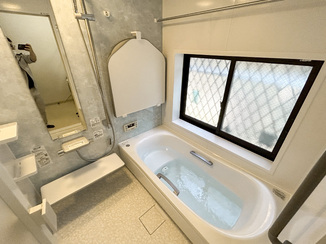 バスルームリフォーム 保温性の良い快適な浴室と、便利な洗面化粧台