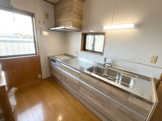 キッチンリフォーム お気に入りの内装をそのまま活用し、キレイになったキッチン